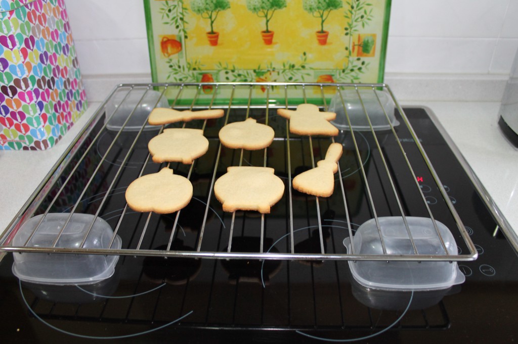 De la mano de mi amiga Mariló Exposito creadora de este fantástico blog missgalletoons   Hemos preparado este fin de semana unas fantásticas galletas de halloween. Y como son sencillas […]