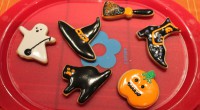 Seguimos con nuetra colaboración con Mariló Exposito creadora de este fantástico blog missgalletoons. En esta ocasión nos proponemos decorar las galletas de halloween que realizamos durante el fin de semana […]