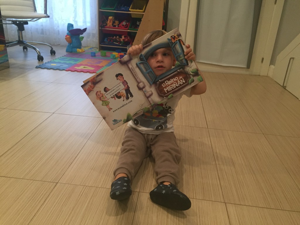 Hoy os traigo un nuevo descubrimiento que tiene encantado a Luca. Un cuento personalizado en el que él es el protagonista. Al pedir el libro en la página de Mumablue [&hellip;]