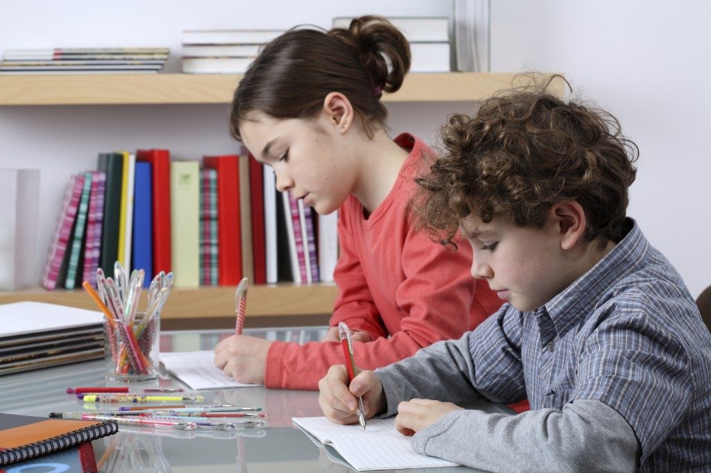 La disgrafía es un trastorno del aprendizaje consistente en ciertas dificultades de coordinación de los músculos de la mano y el brazo, lo queimpide a los niños afectados dominar y […]