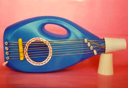 guitarra_hecha_con_botes_pl