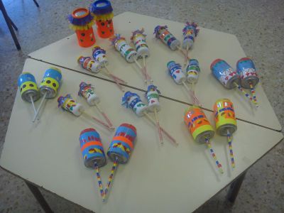 instrumentos-musicales-reciclados-maracas-5