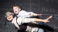 Si alguien nos pregunta qué significa “jugar”, lo que nos puede venir a la cabeza es correr, saltar, jugar con muñecos, lanzar la pelota… y es por ello que en […]