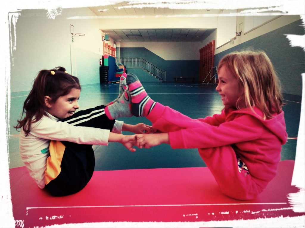 Desde hace algún tiempo es fácil leer y documentarse sobre los beneficios de la práctica del Yoga para niños/as. Además de conseguir un ambiente tranquilo y relajado, está comprobado que […]