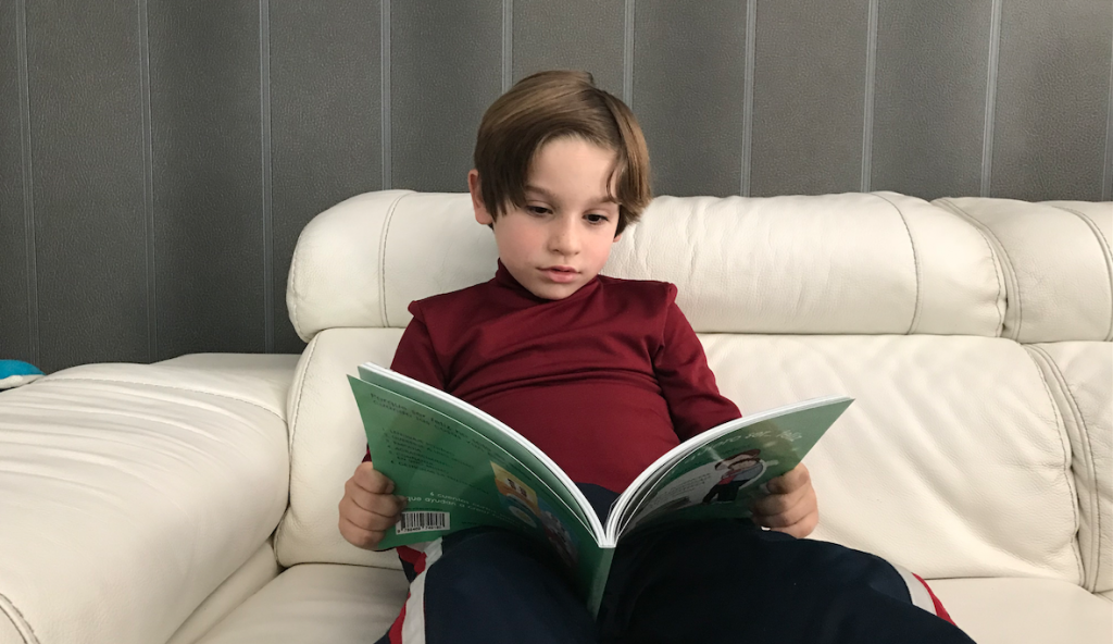 De mayor quiero ser feliz: 6 cuentos cortos para potenciar la positividad y autoestima de los niños Hoy nos ha llegado «De mayor quiero ser feliz: 6 cuentos cortos para potenciar la positividad y autoestima de los niños» de Anna Morató García. A nuestro Luca le ha encantado.