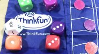 Hoy os traemos un fantástico juego para trabajar operaciones básicas de matemáticas con dados, se trata de MATH DICE JR.. Es un juego muy  fácil de transportar ideal para que nos acompañe […]