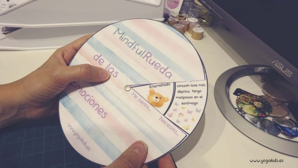 Hoy os traigo un nuevo recurso educativo divertido, de la mano de nuestras queridas amigas de @yogakids y además muy fácil de elaborar. Se trata de la “MindfulRueda de las […]
