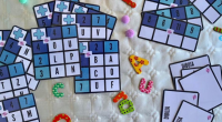 “LA PALABRA OCULTA” ?¿Qué es? Es un pack de 10 tablas de sumas, 10 tablas para descubrir la palabra oculta y 10 tarjetas para realizar el dibujo correspondiente. ?¿En qué […]