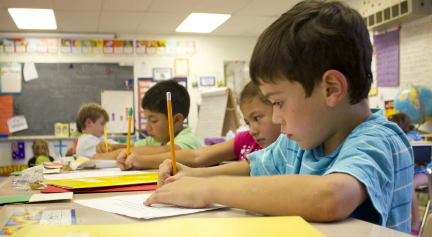 Según los expertos, varios estudios han revelado que la escritura a mano hace a los niños más inteligentes. Estos estudios revelan que escribir a mano hace que las partes sensorio […]