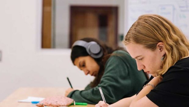 La selectividad para extranjeros abre las puertas al mercado laboral