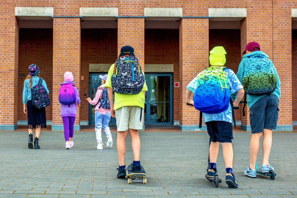 Las mochilas escolares juveniles se han tenido que ir adaptando en el tiempo a una serie de ventajas para la salud y el bienestar de cada uno de nosotros, entre […]