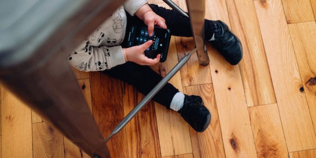 El control parental es una herramienta que permite a los padres y tutores supervisar y limitar el uso que sus hijos hacen de los dispositivos electrónicos, como ordenadores, teléfonos móviles […]