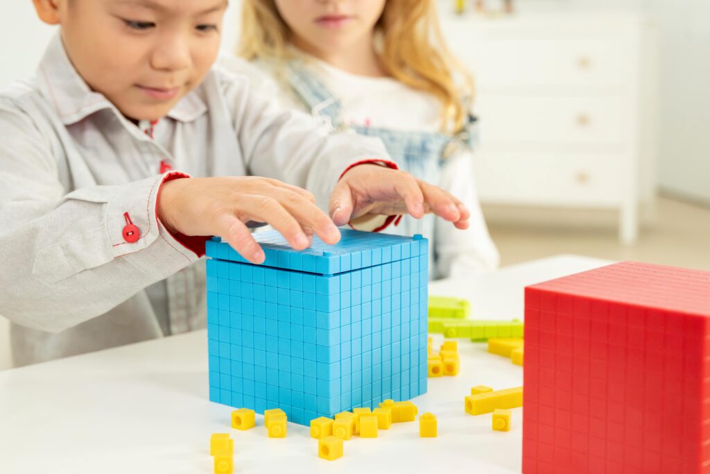 Las matemáticas son fundamentales en el desarrollo cognitivo de los niños. Sin embargo, la forma en que se presenta este conocimiento puede marcar la diferencia para lograr una experiencia emocionante […]