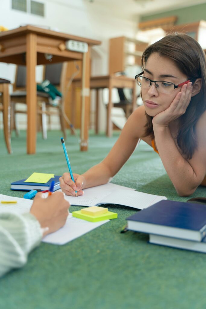 El inglés es una herramienta fundamental en el mundo globalizado y cada vez más competitivo en el que crecen los jóvenes españoles. Dominar este idioma no solo abre puertas en […]